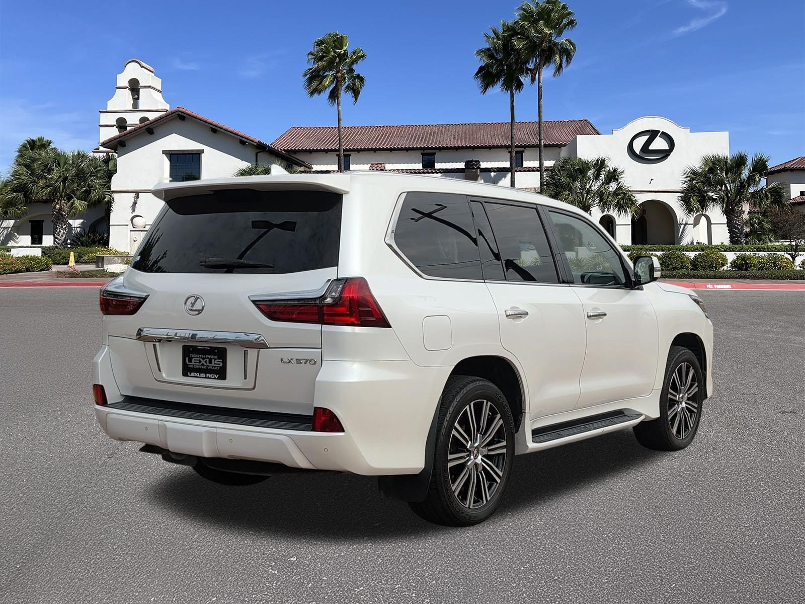 Used 2019 Lexus LX 570 4WD w/ Luxury Package image 2