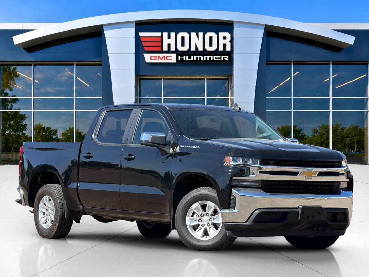 Used 2022 Chevrolet Silverado 1500 LT RWD image 2