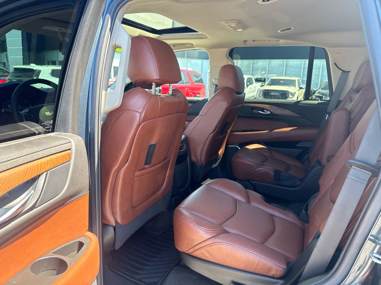 Used 2020 Cadillac Escalade Luxury AWD/4WD image 23