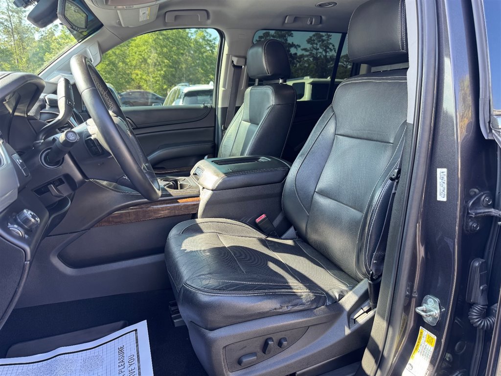 Used 2016 Chevrolet Suburban LS RWD image 18