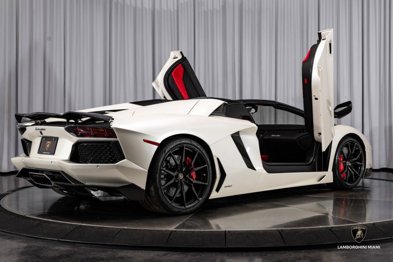 Used 2016 Lamborghini Aventador LP 700-4 image 42
