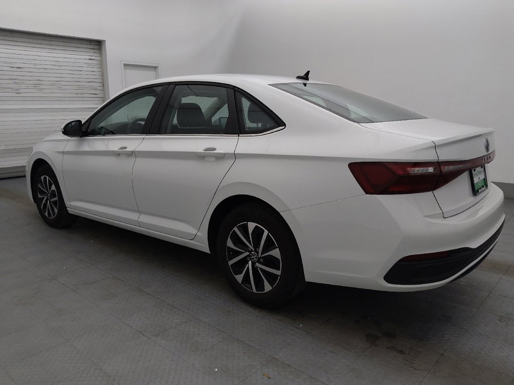 Used 2025 Volkswagen Jetta S image 3