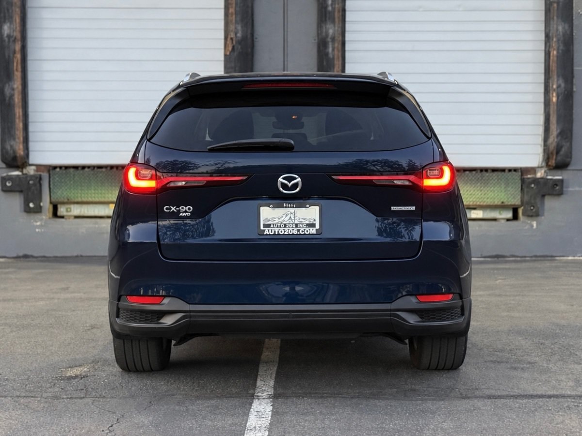 Used 2024 MAZDA CX-90 Plug-In Hybrid w/ Preferred AWD/4WD image 4
