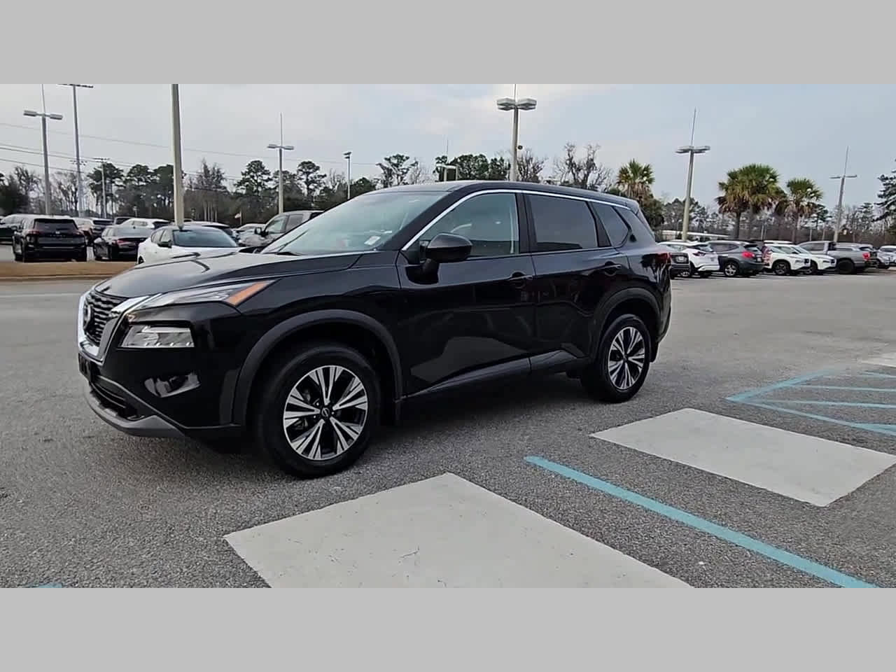 Used 2023 Nissan Rogue SV image 23