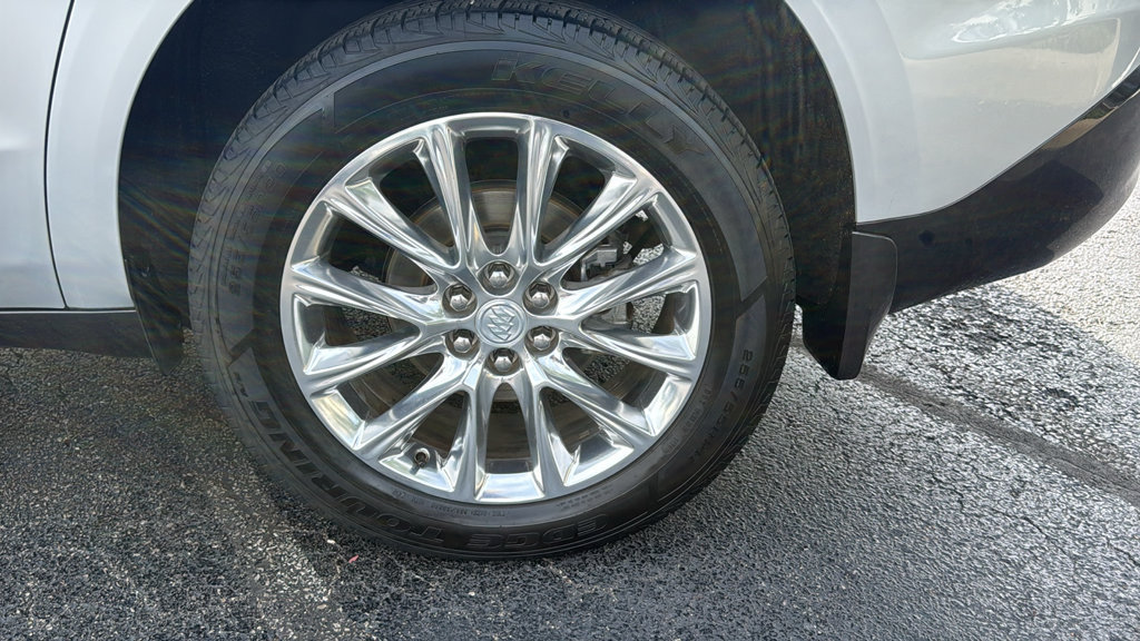 Used 2018 Buick Enclave Essence AWD/4WD image 9