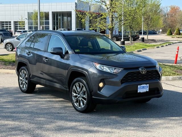 Used 2019 Toyota RAV4 XLE Premium w/ Cold Weather Package AWD/4WD image 3