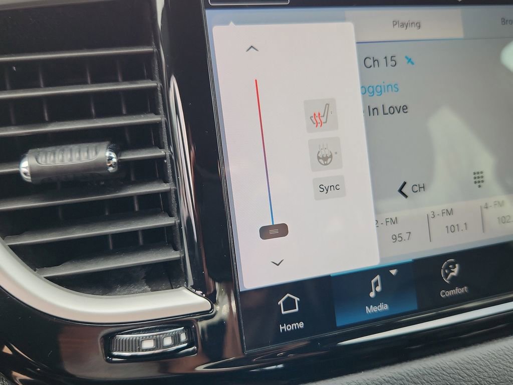 Used 2025 Chrysler Pacifica Select image 22