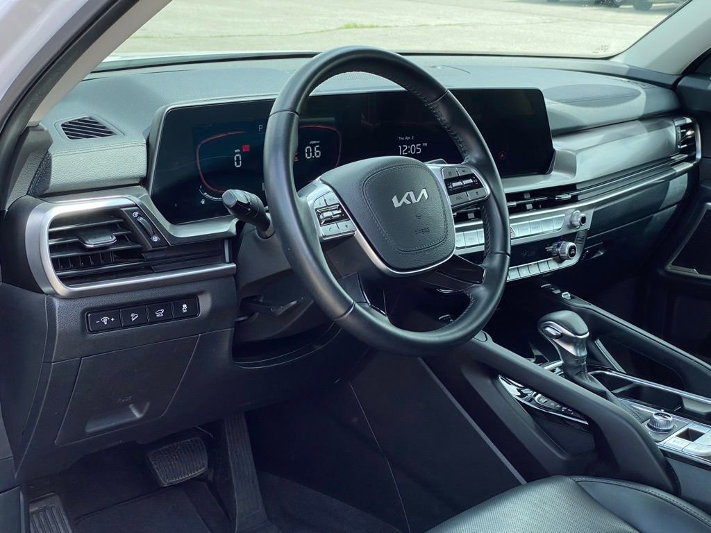 Used 2025 Kia Telluride S image 10