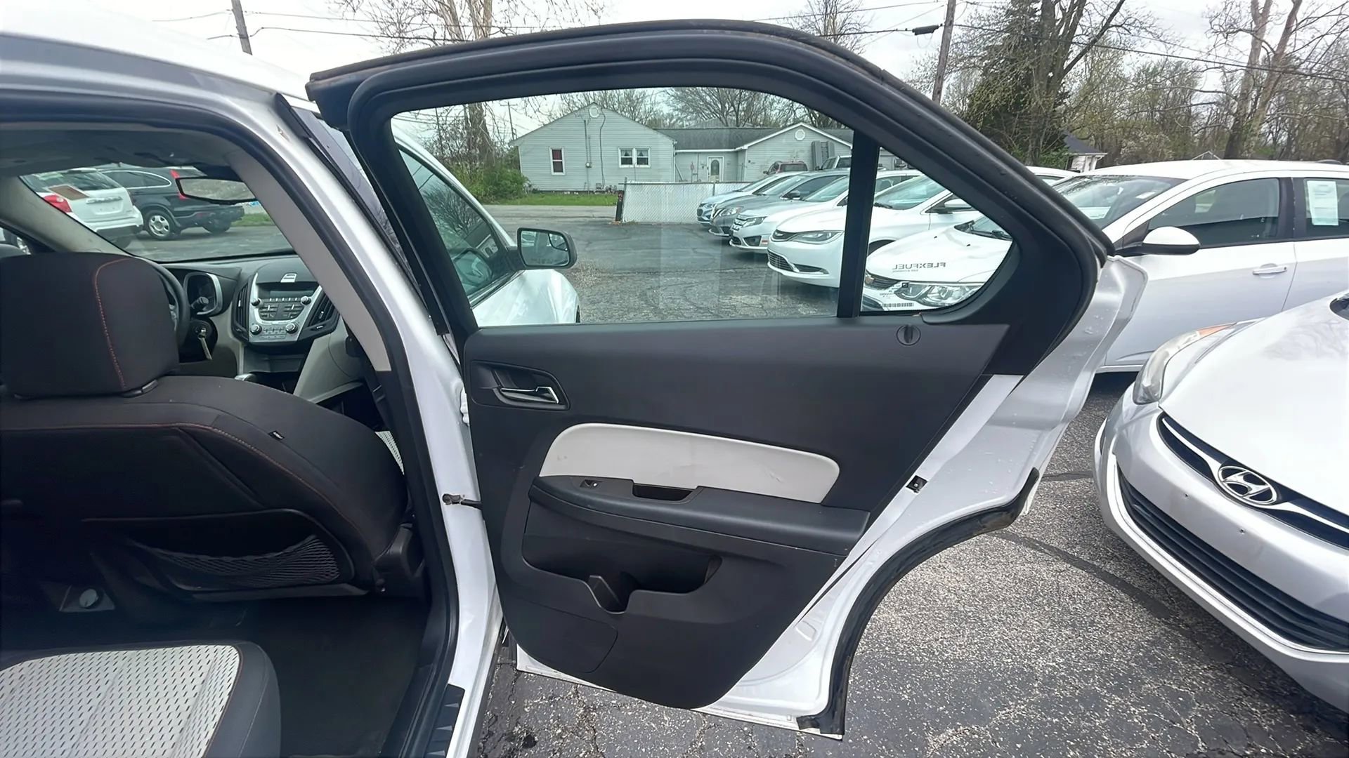 Used 2014 Chevrolet Equinox LS AWD/4WD image 24