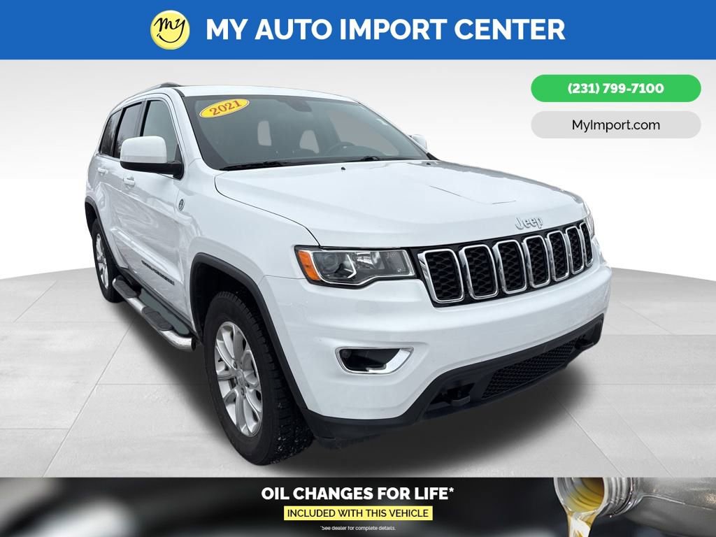 Used 2021 Jeep Grand Cherokee Laredo image 1