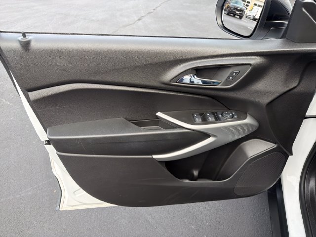Certified 2024 Chevrolet Trax RS w/ Driver Confidence Package FWD image 10