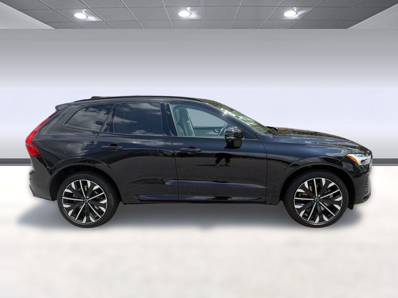 New 2026 Volvo XC60 T8 Ultra w/ Protection Package Premier AWD/4WD image 8
