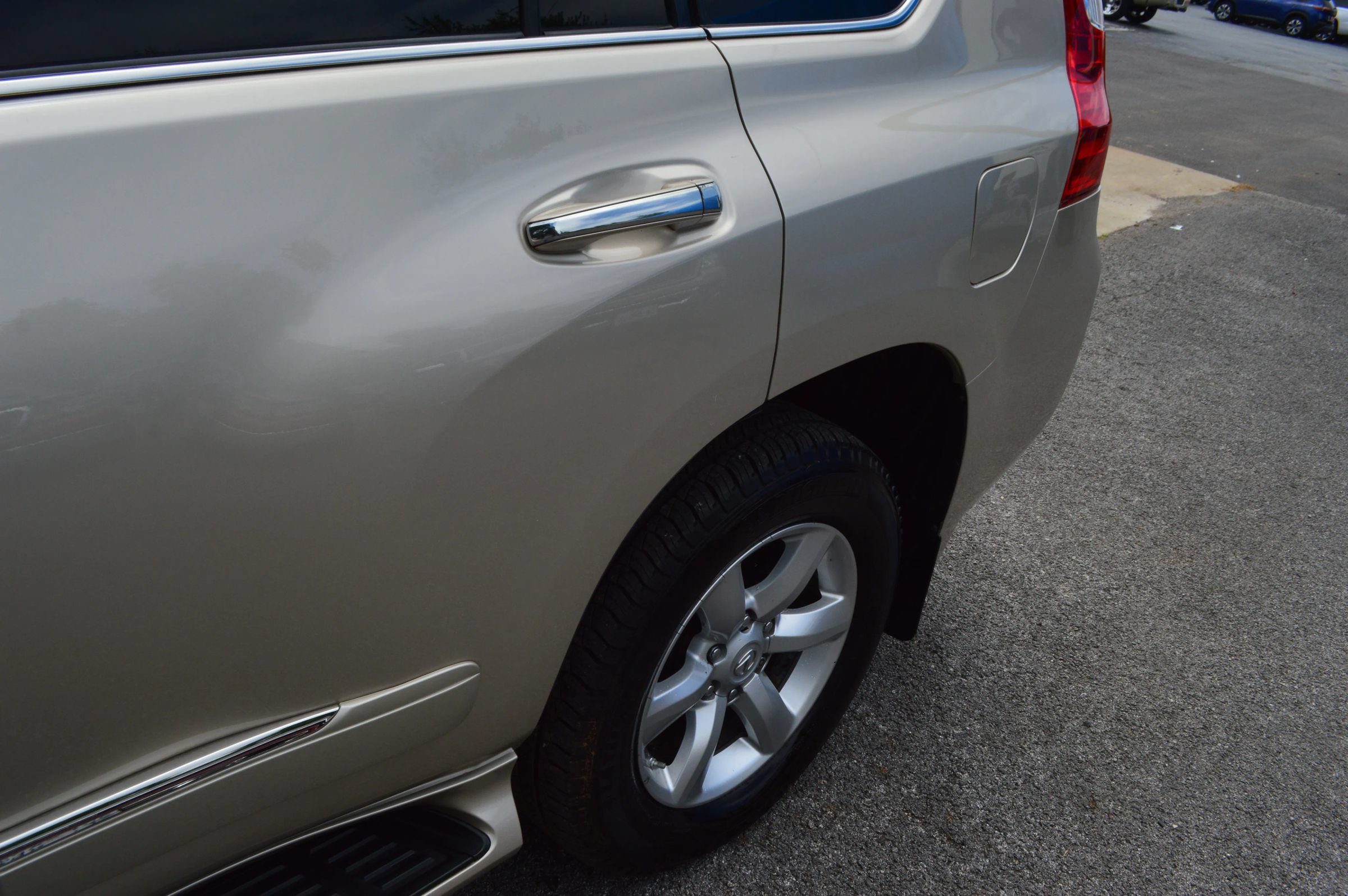 Used 2010 Lexus GX 460 Premium AWD/4WD image 4