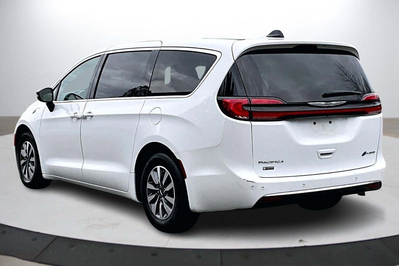 Certified 2024 Chrysler Pacifica Select image 7