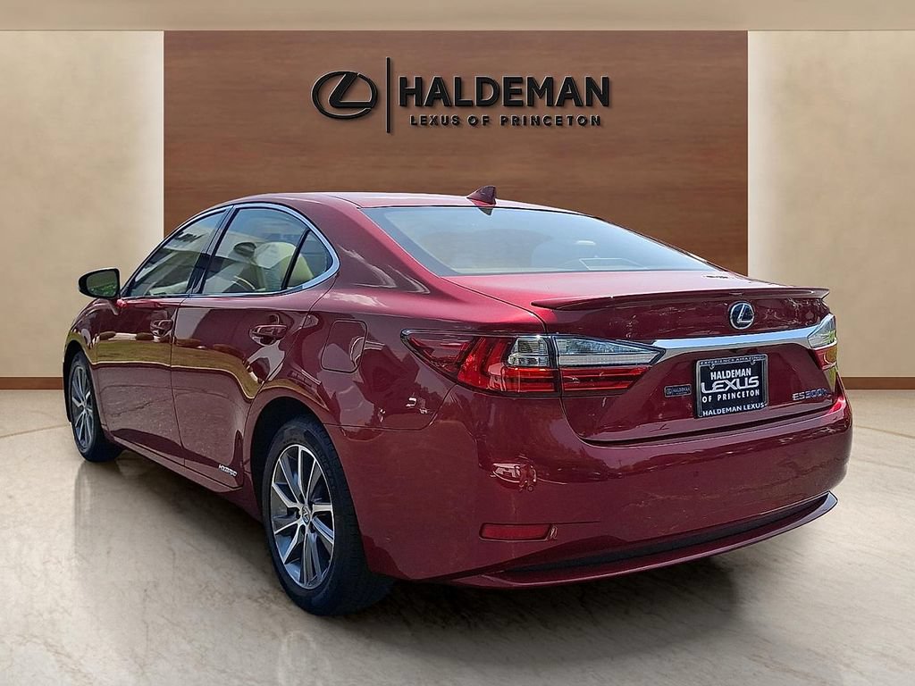 Used 2016 Lexus ES 300h w/ Navigation System Package FWD image 4