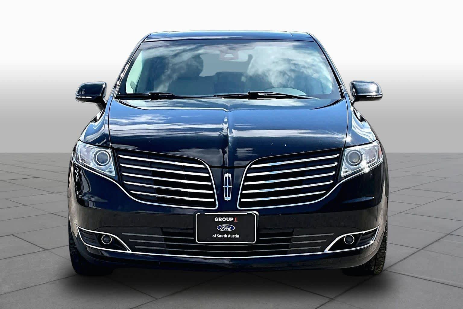 Used 2018 Lincoln MKT AWD image 6