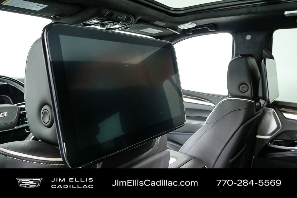 Certified 2026 Cadillac Escalade Platinum Sport w/ LPO, ONYX Package AWD/4WD image 19