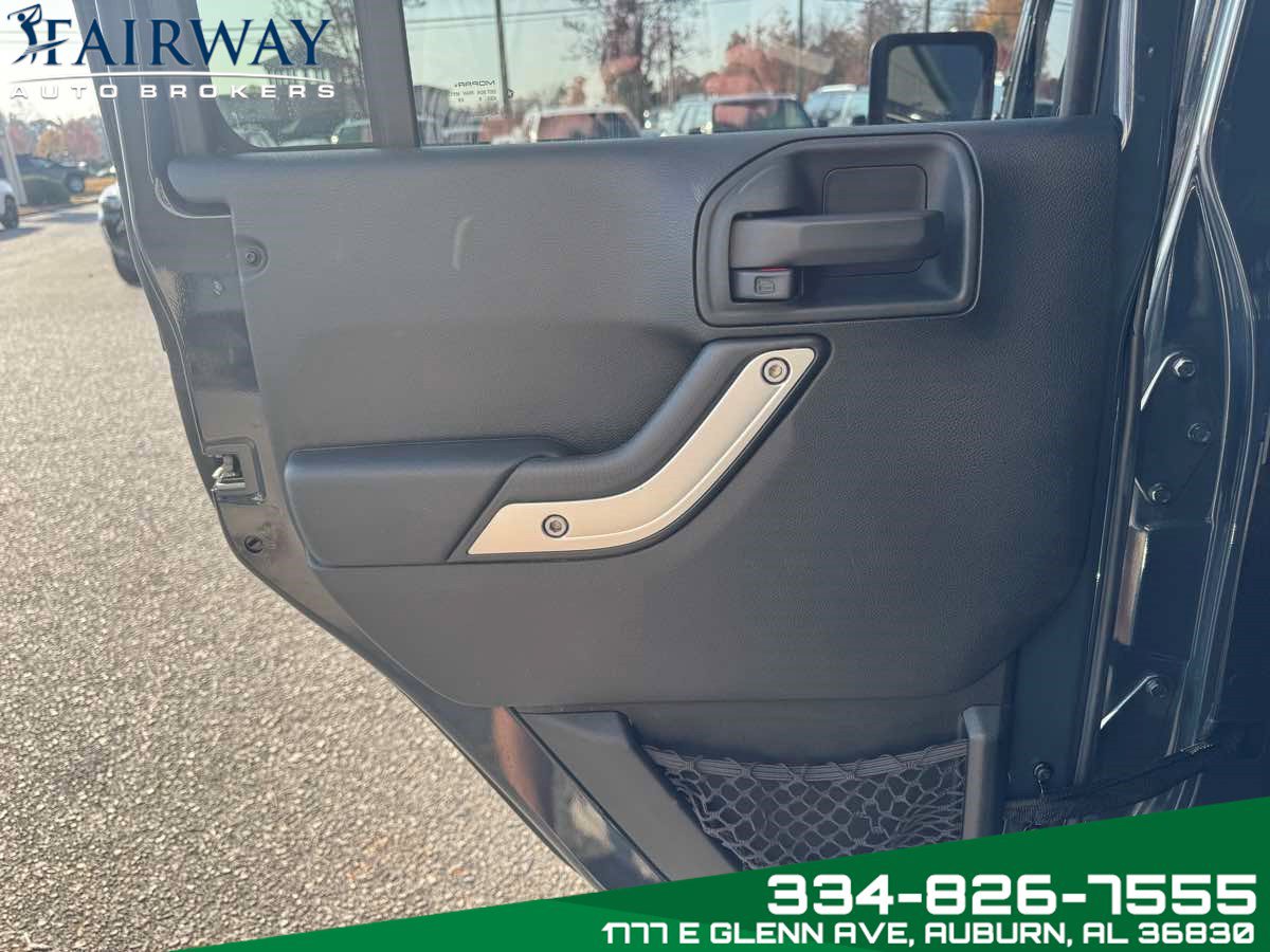 Used 2016 Jeep Wrangler Unlimited Sahara w/ Max Tow Package image 25