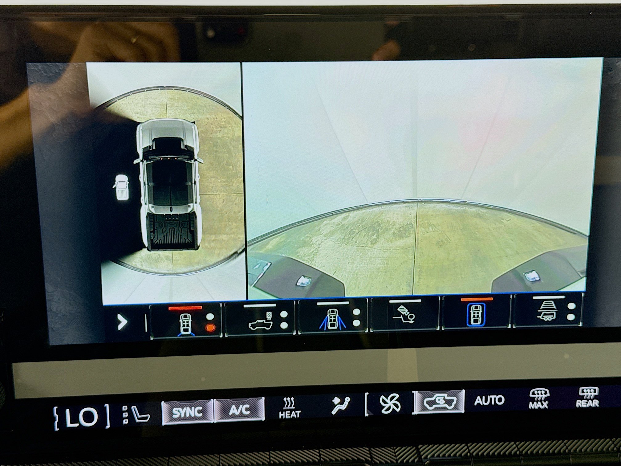 Used 2025 GMC Hummer EV 2X AWD/4WD image 16