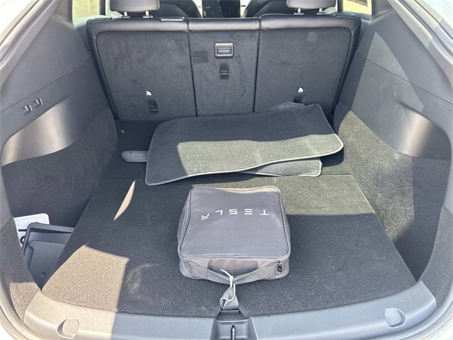 Used 2022 Tesla Model Y Long Range image 5