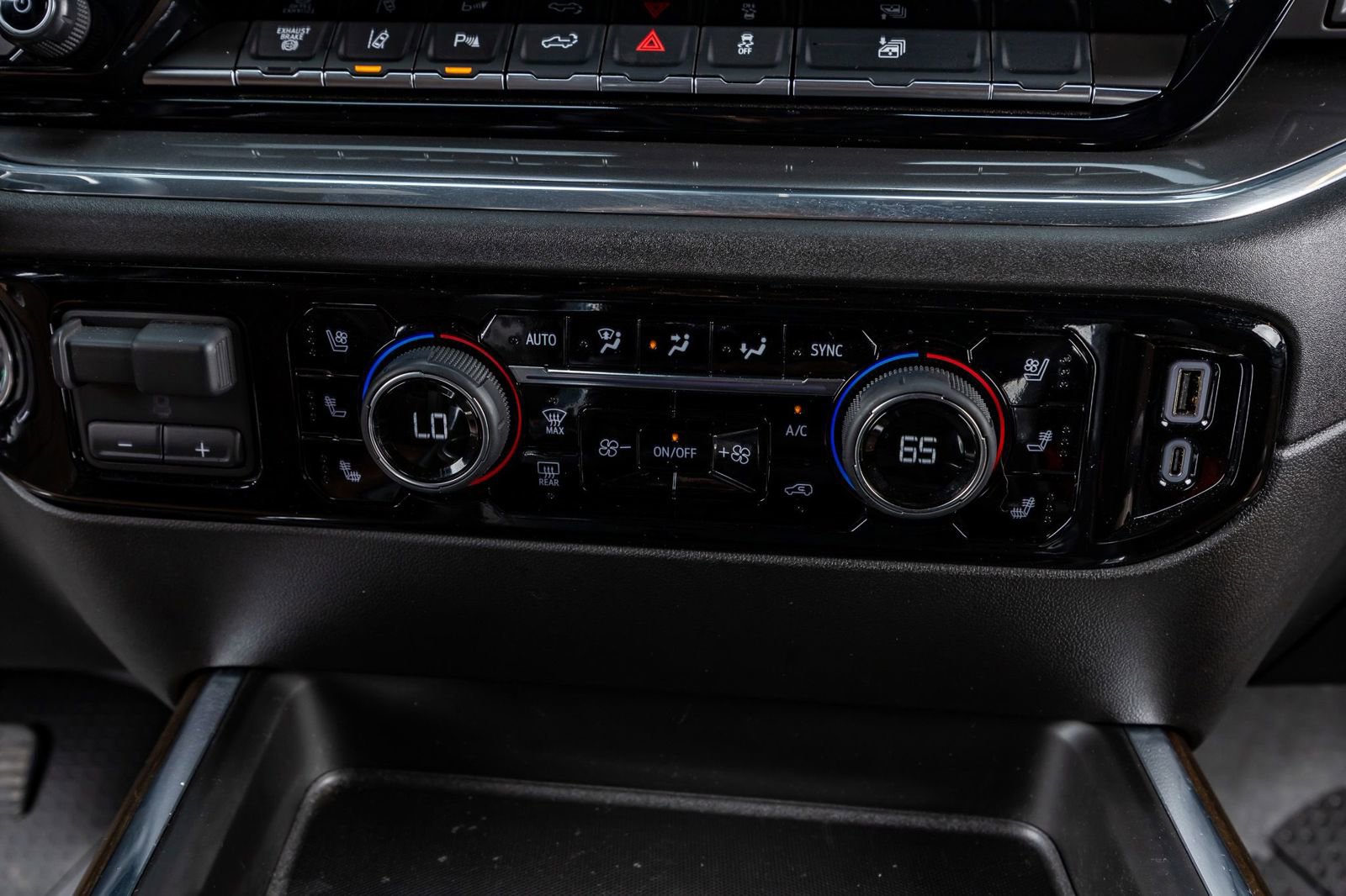 Used 2025 Chevrolet Silverado 2500 High Country w/ Technology Package image 27