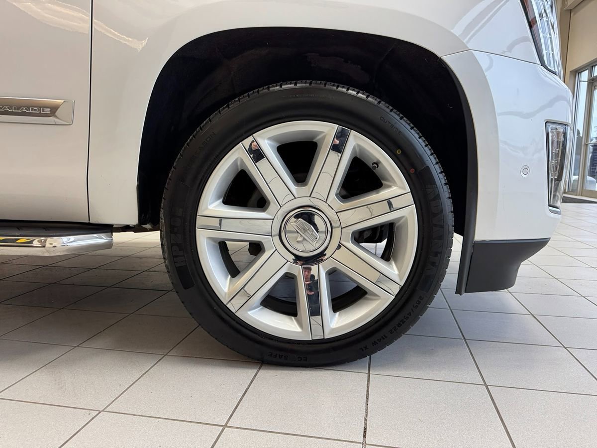 Used 2017 Cadillac Escalade Premium Luxury AWD/4WD image 70