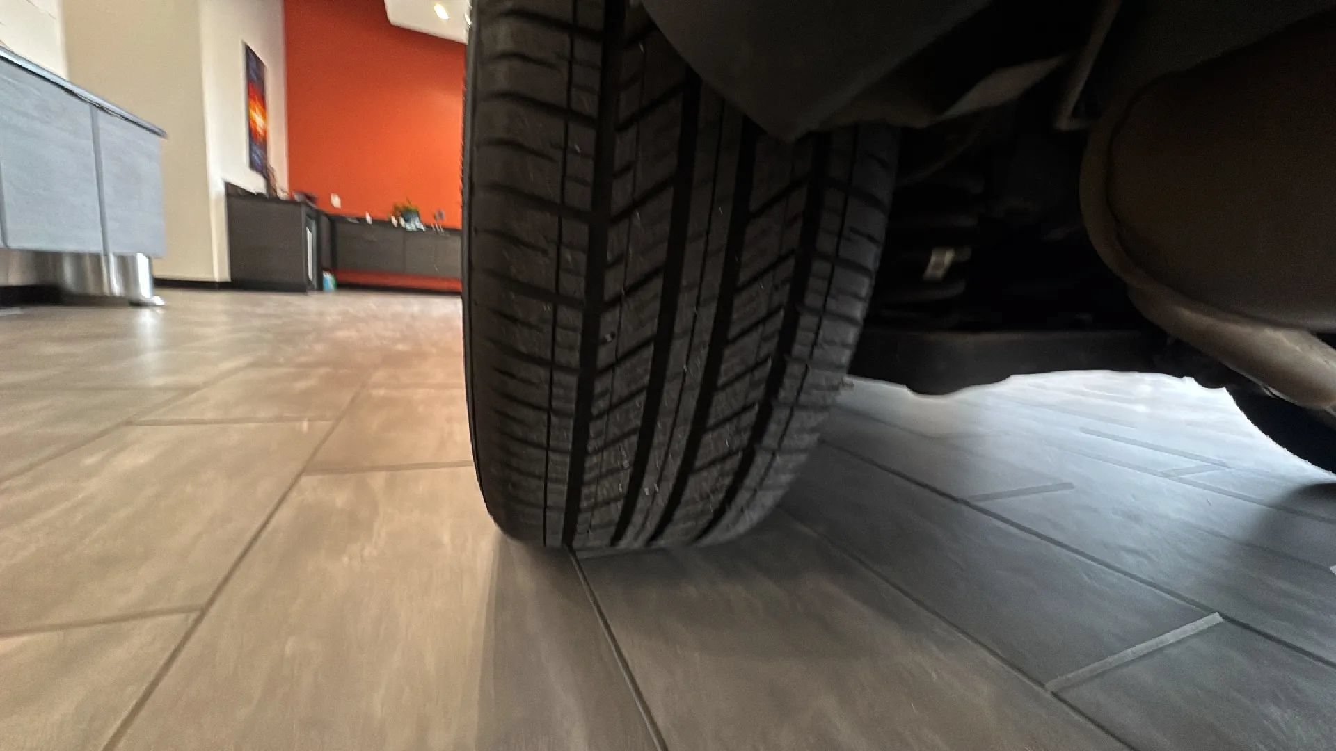 Used 2014 Ford Explorer XLT w/ Equipment Group 202A FWD image 43