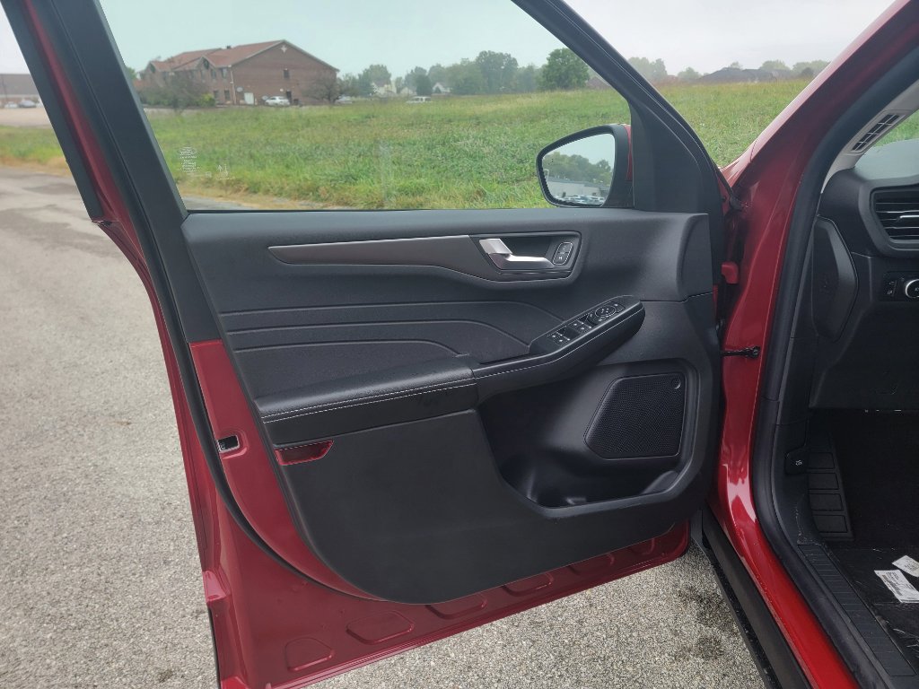 New 2026 Ford Escape SE image 17