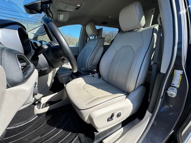 Used 2018 Chrysler Pacifica Limited w/ Advanced Safetytec Group image 35
