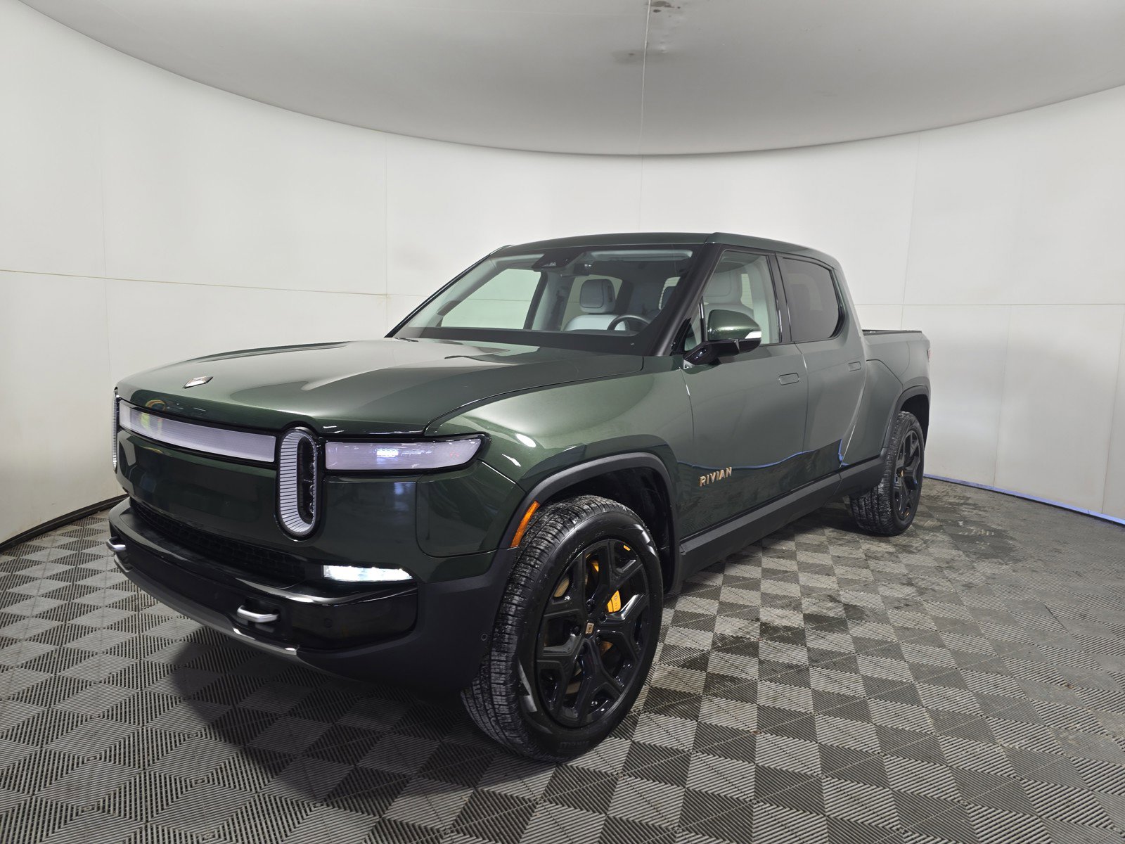 Used 2022 Rivian R1T Launch Edition image 1
