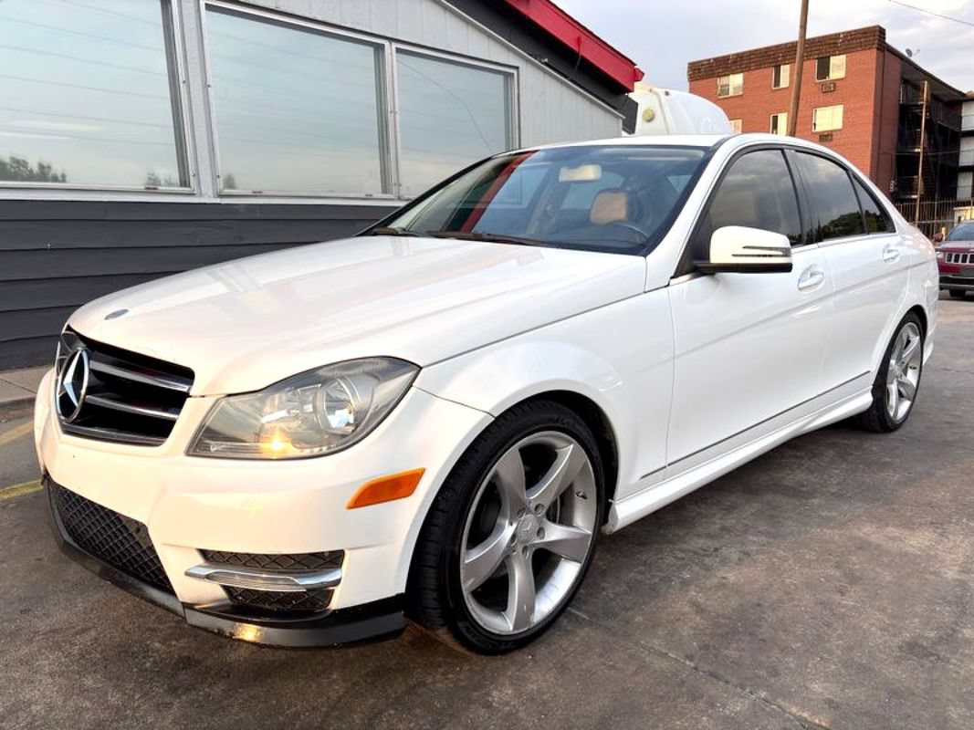 Used 2014 Mercedes-Benz C 250 Sedan image 3