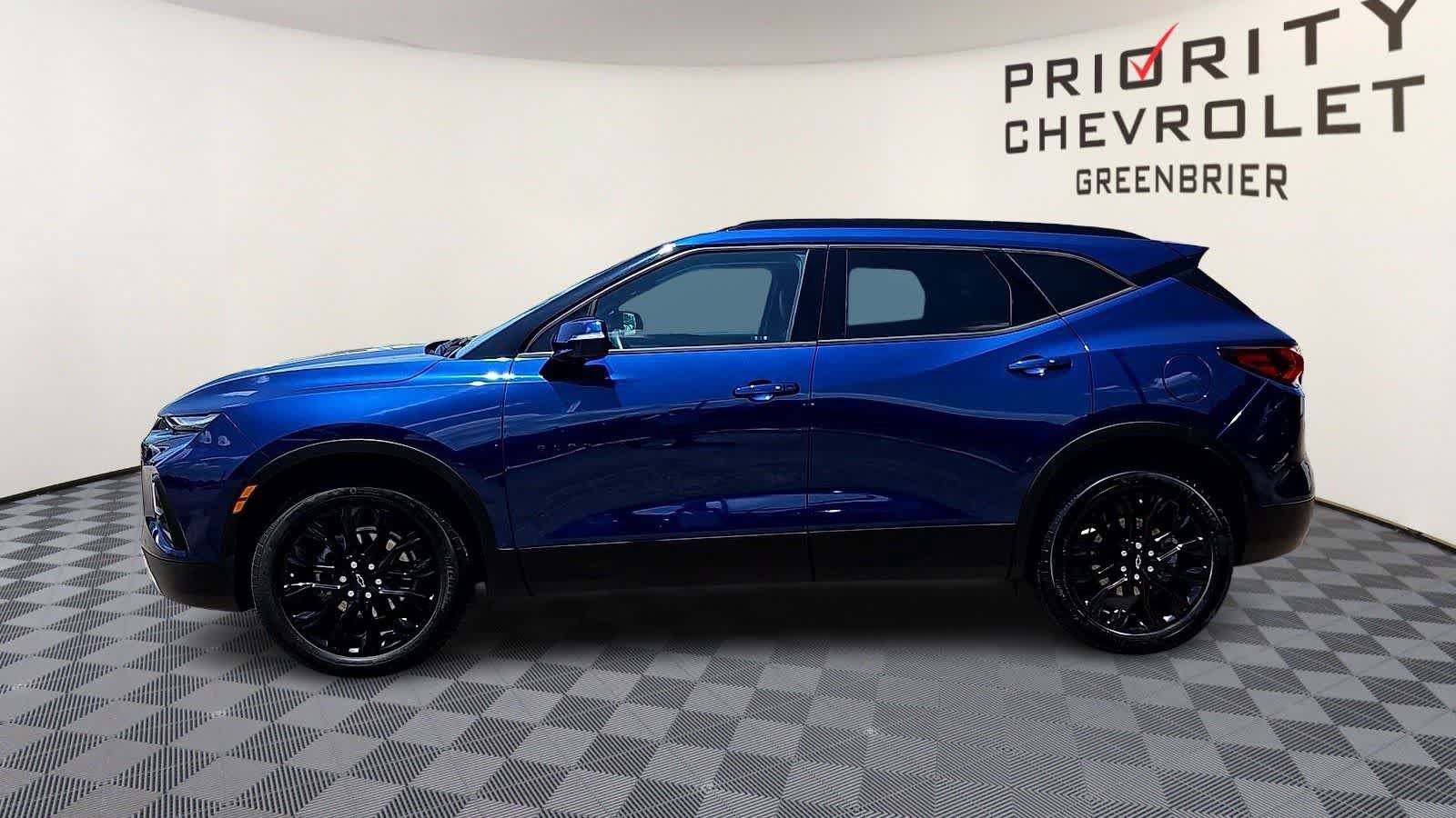 Used 2022 Chevrolet Blazer LT w/ Sound & Technology Package FWD image 5
