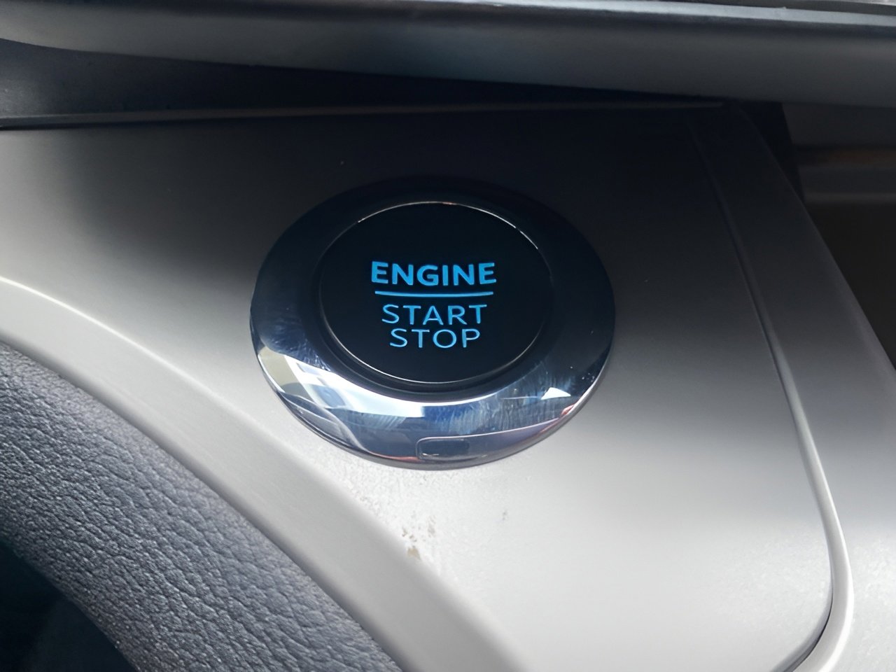 Certified 2023 Ford Explorer XLT w/ Equipment Group 202A image 24