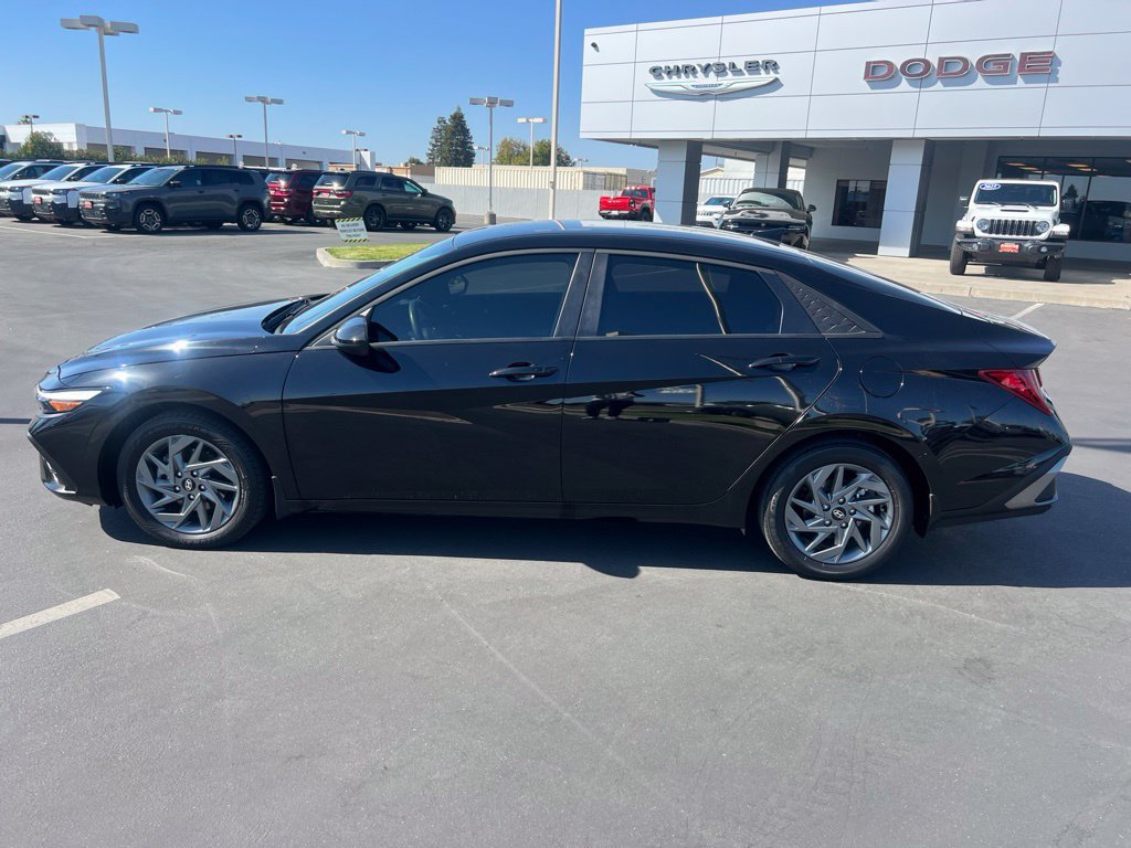 Used 2025 Hyundai Elantra Hybrid FWD image 55