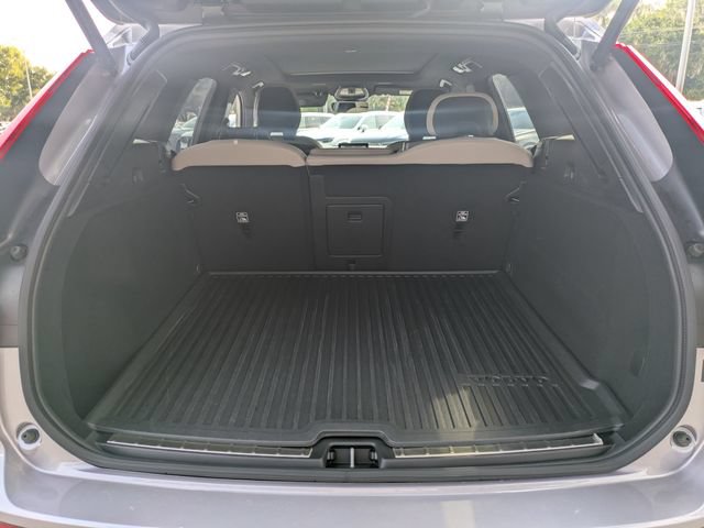 Certified 2026 Volvo XC60 B5 Plus w/ Climate Package AWD/4WD image 17