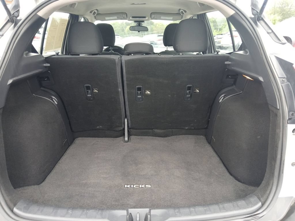 Used 2020 Nissan Kicks SV FWD image 16
