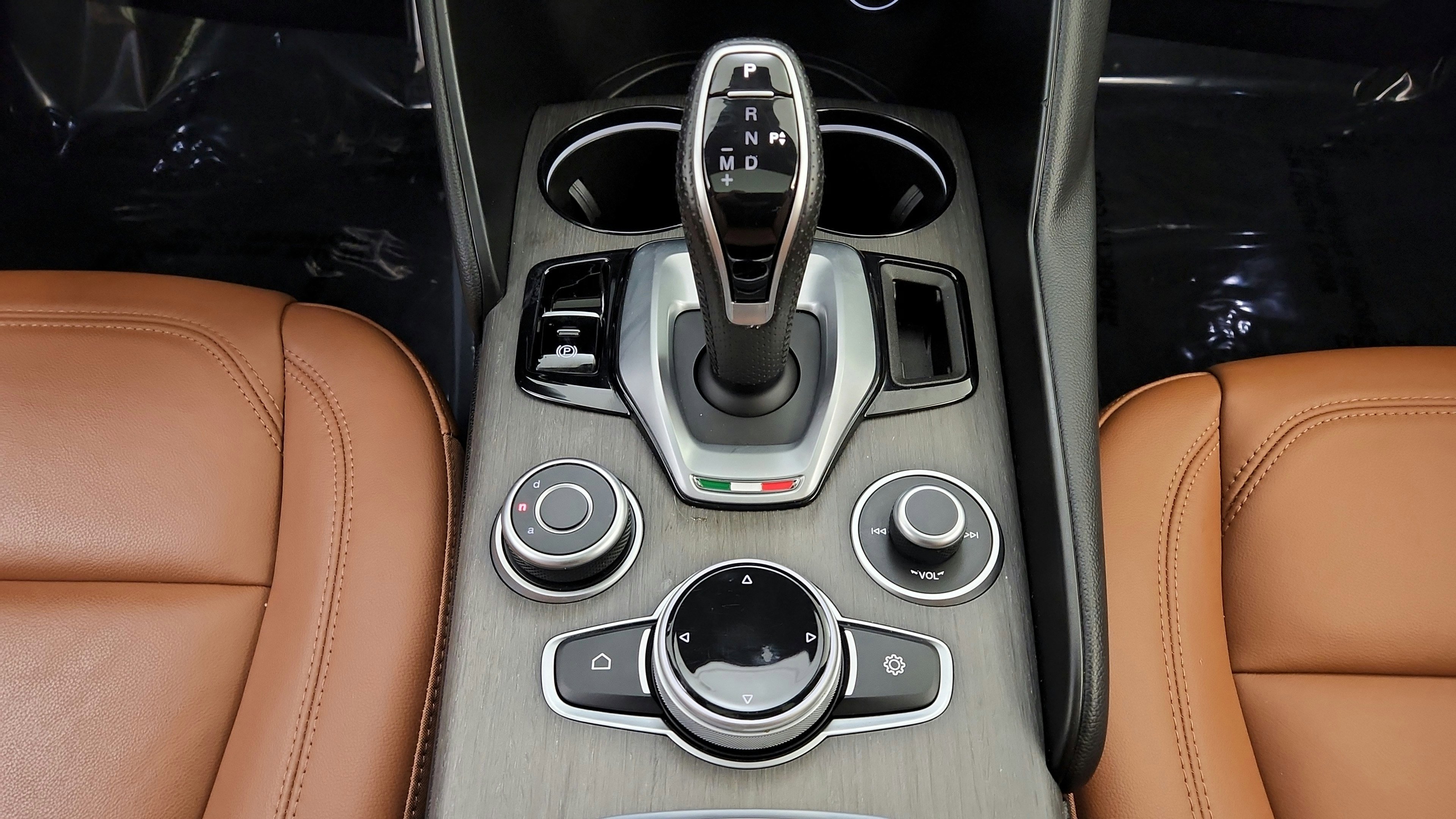 Used 2023 Alfa Romeo Giulia Ti w/ Active Assist Plus Package AWD/4WD image 44