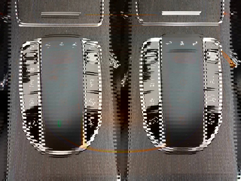 Used 2022 Mercedes-Benz GLC 300 GLC 300 w/ Driver Assistance Package image 32