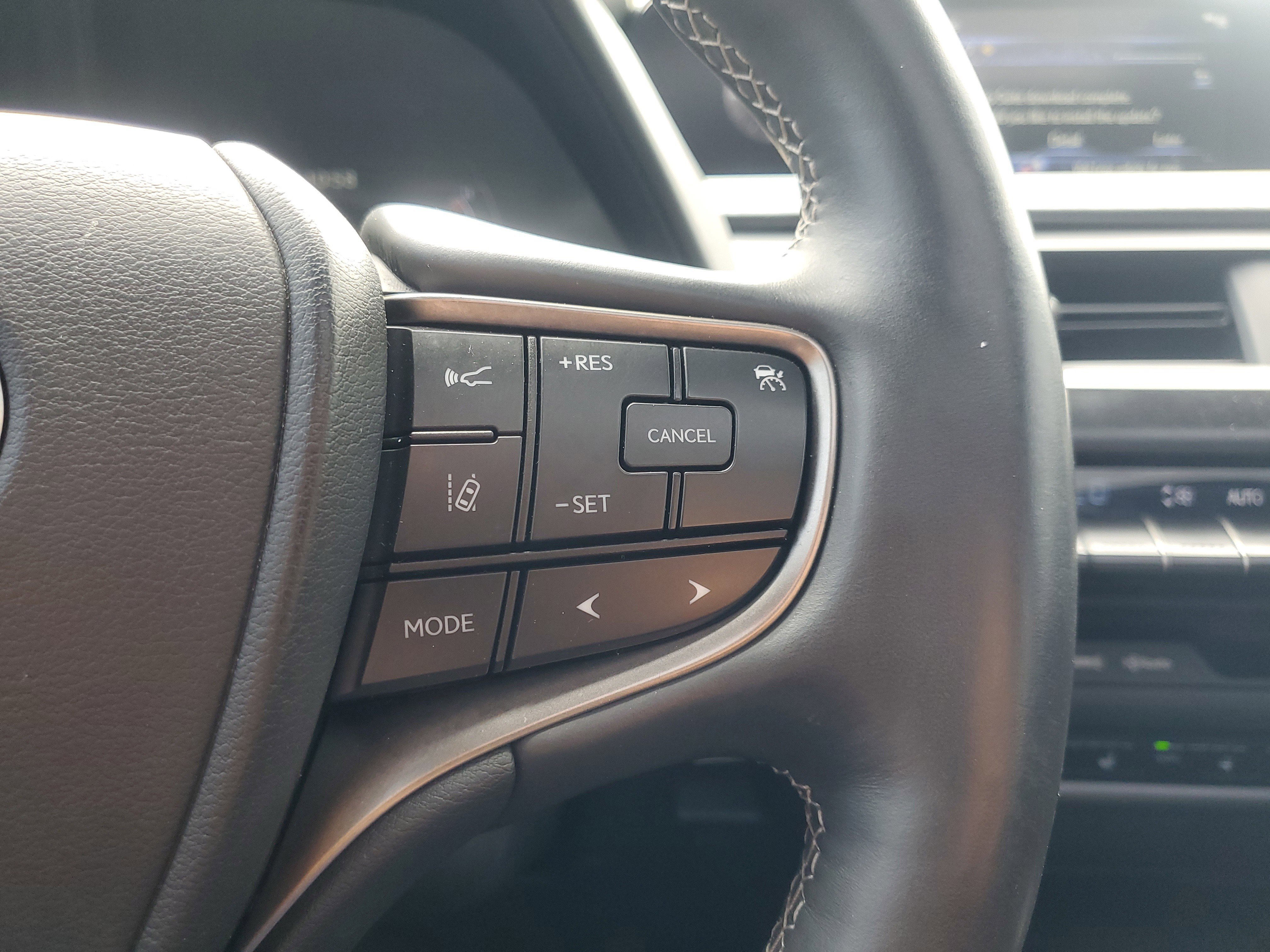 Used 2019 Lexus UX 250h image 23