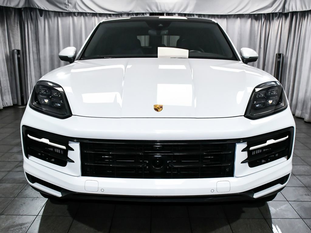 Used 2024 Porsche Cayenne Coupe AWD/4WD image 2