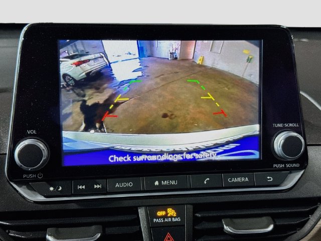 Used 2024 Nissan Altima 2.5 SV FWD image 13