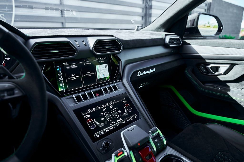 Used 2024 Lamborghini Urus Performante image 75
