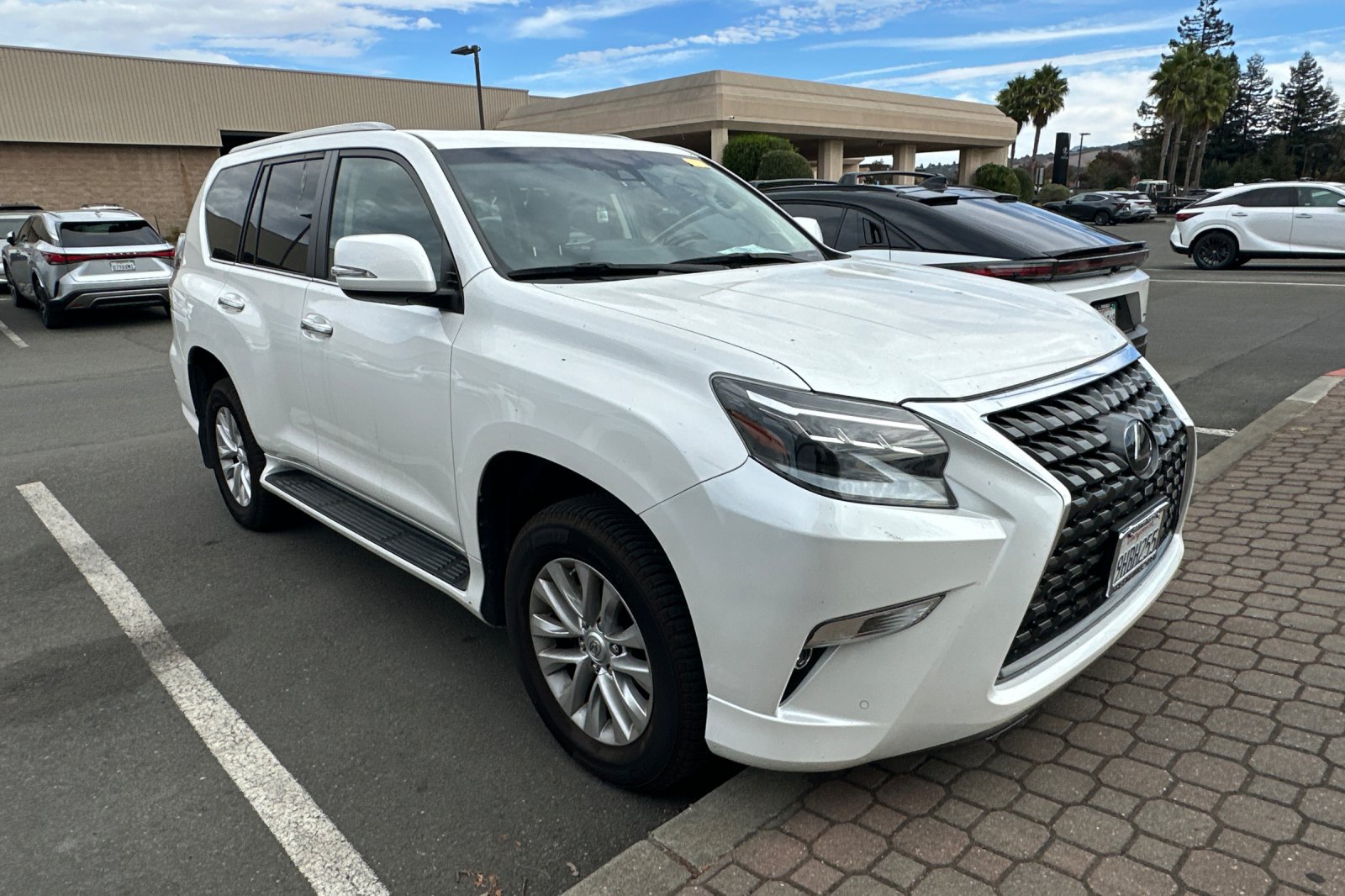 Certified 2023 Lexus GX 460 Premium w/ Premium Plus Package AWD/4WD image 2