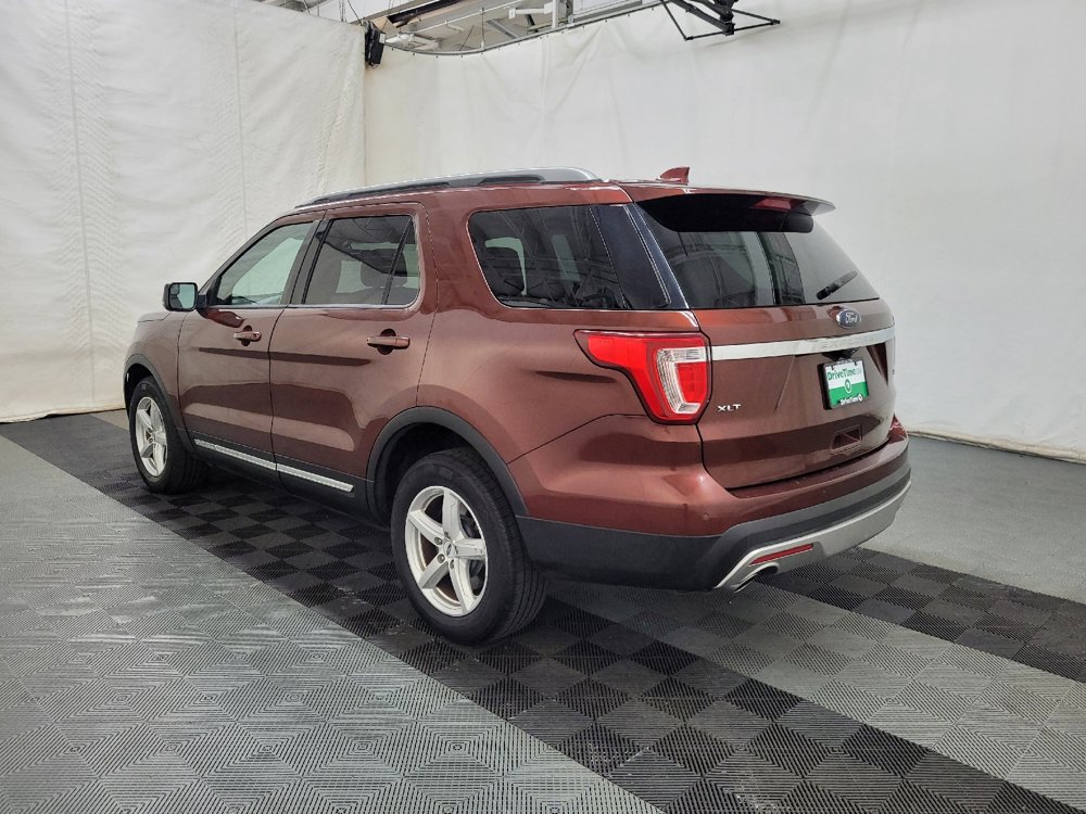 Used 2016 Ford Explorer XLT w/ Equipment Group 202A AWD/4WD image 5