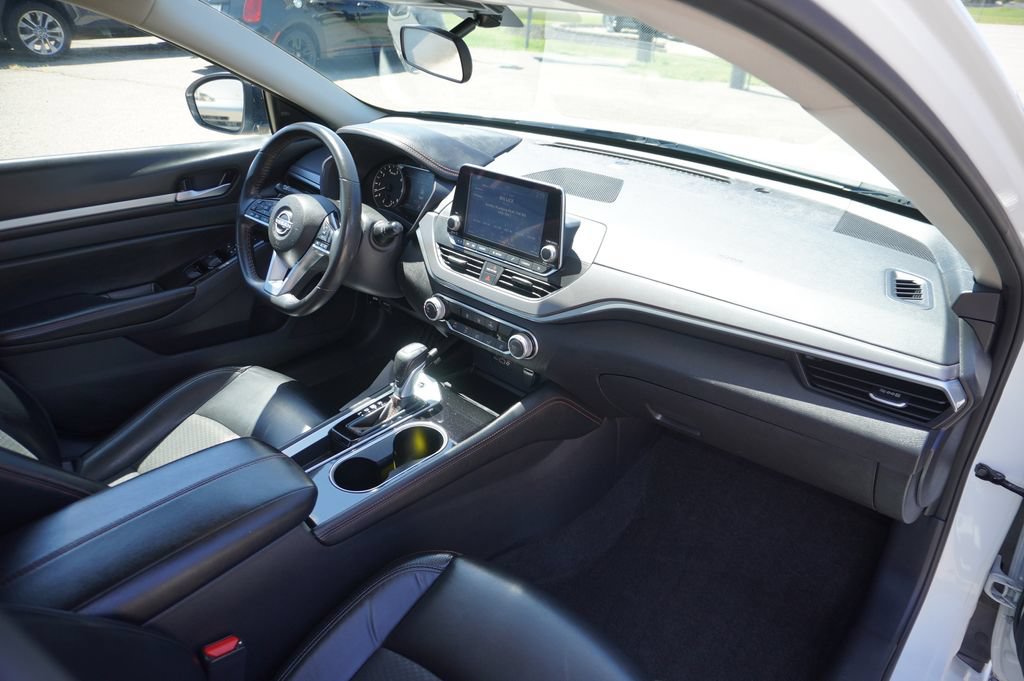 Used 2024 Nissan Altima 2.5 SR FWD image 28