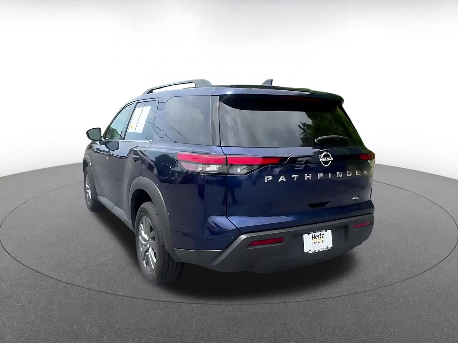 Used 2025 Nissan Pathfinder SV AWD/4WD image 11