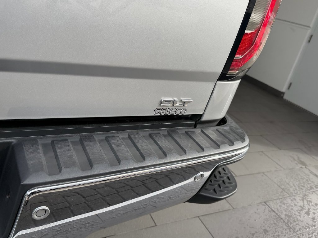 Used 2018 GMC Sierra 1500 SLT AWD/4WD image 18