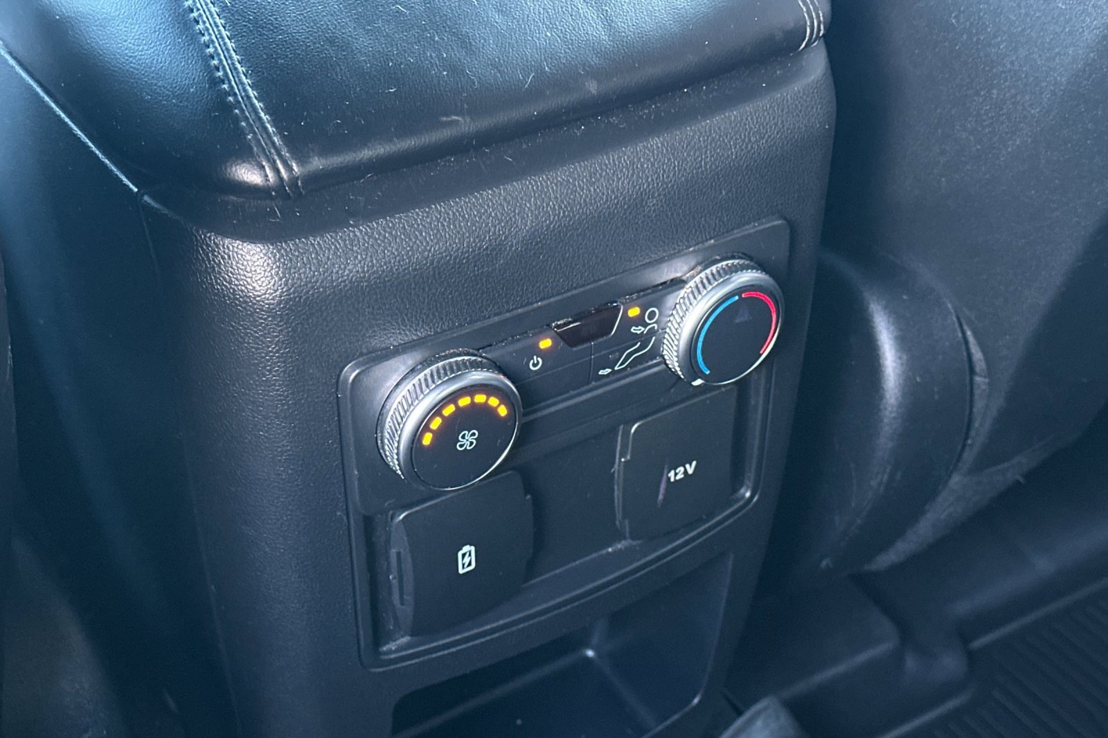 Used 2020 Ford Explorer XLT image 15