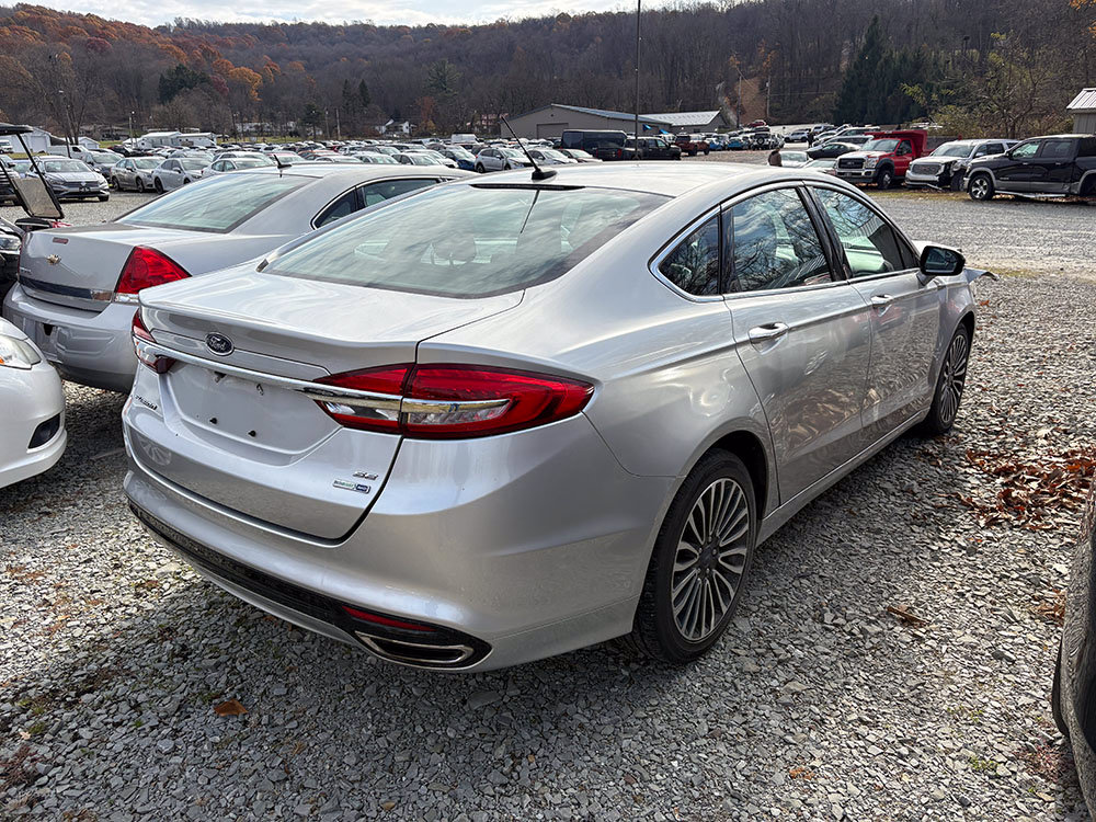 Used 2017 Ford Fusion SE AWD/4WD image 4