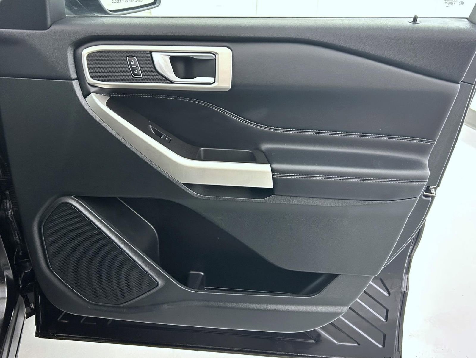 Used 2023 Ford Explorer XLT image 16